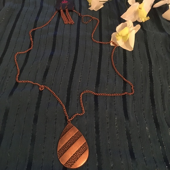 paparazzi Jewelry - Paparazzi Sweater Necklace and Earrings Set